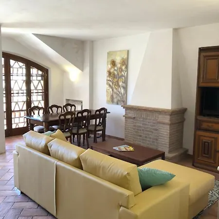 Entire House With Panoramic Views And Use Of Pool Ficulle